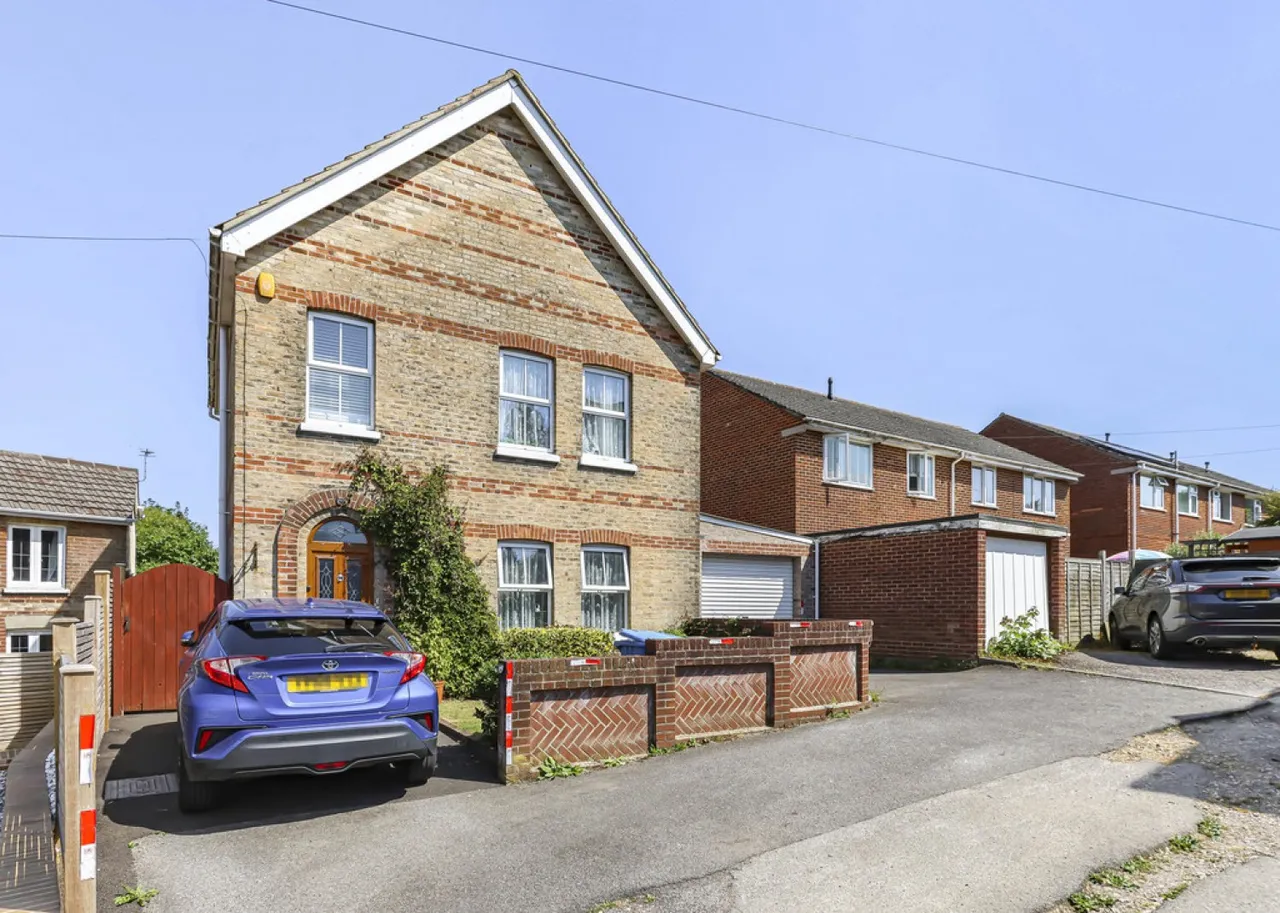 4 bed house for sale — Dunford Road, Bournemouth