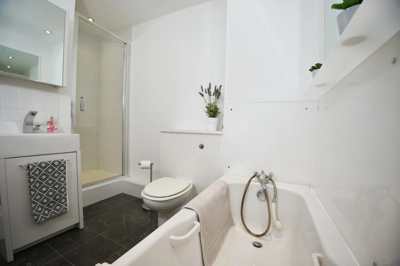 Henke Court, Cardiff, CF10, photo 13