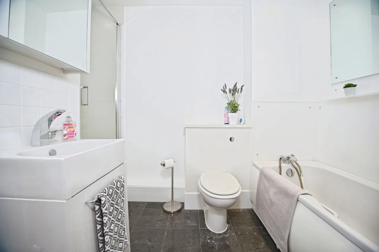 Henke Court, Cardiff, CF10, photo 15