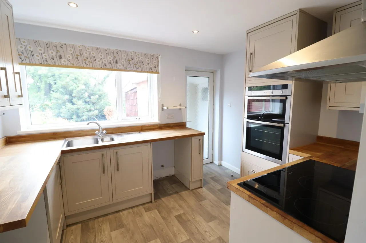 Willows Road, Telford, photo 4