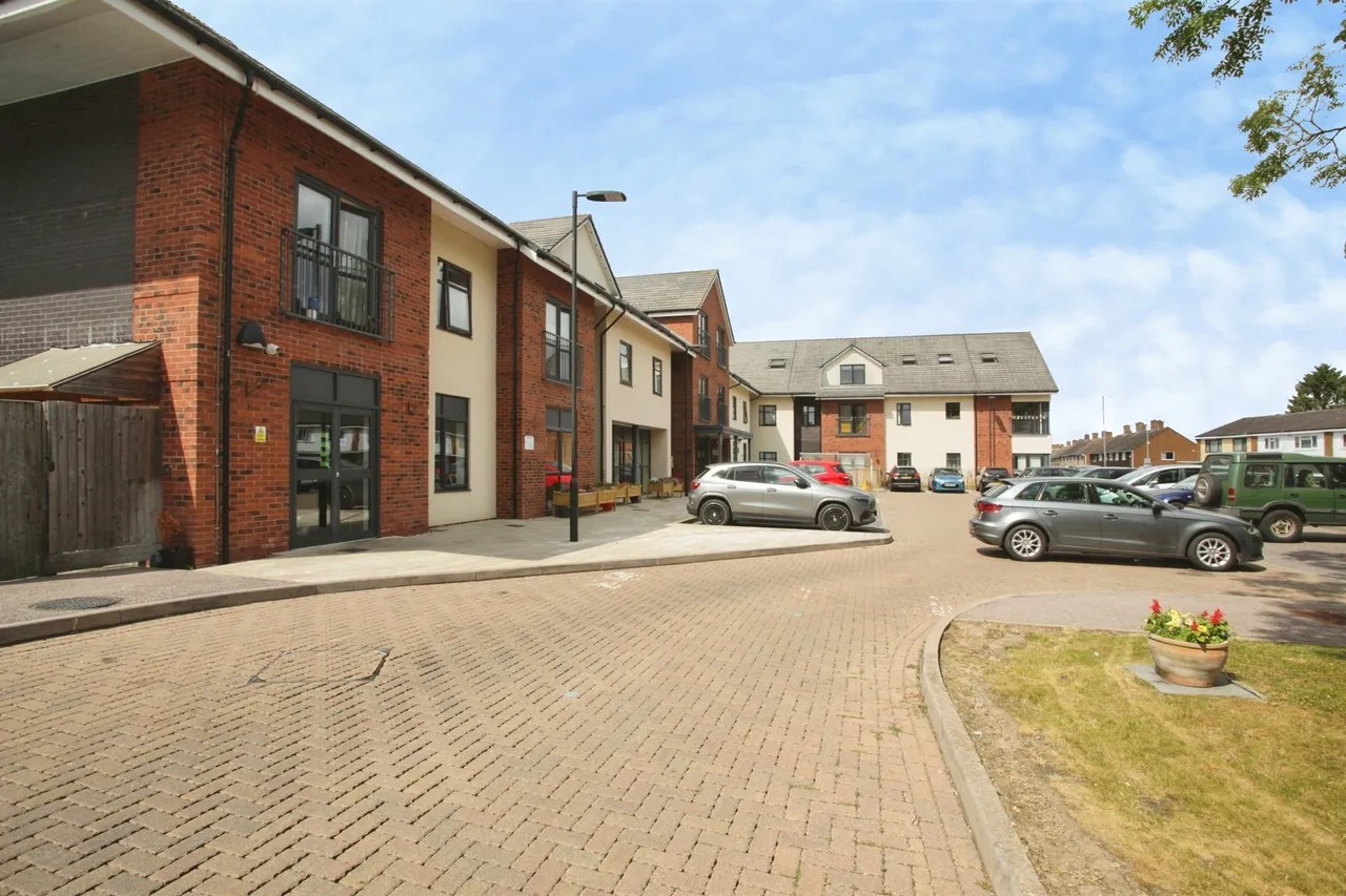 2 bed flat for sale, Pettiver Crescent, Rugby, CV21