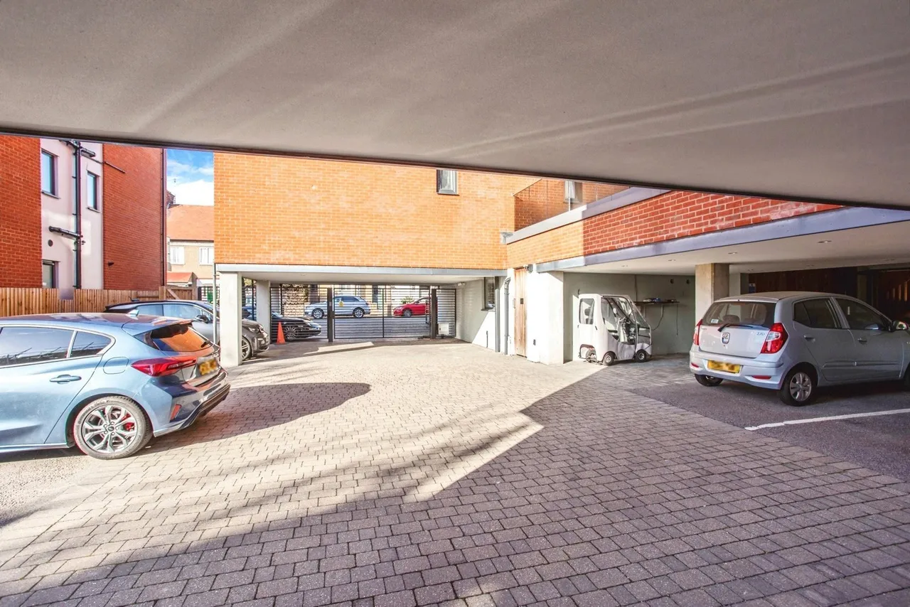 Cranleigh Drive, Leigh-on-Sea, Essex, SS9, photo 4