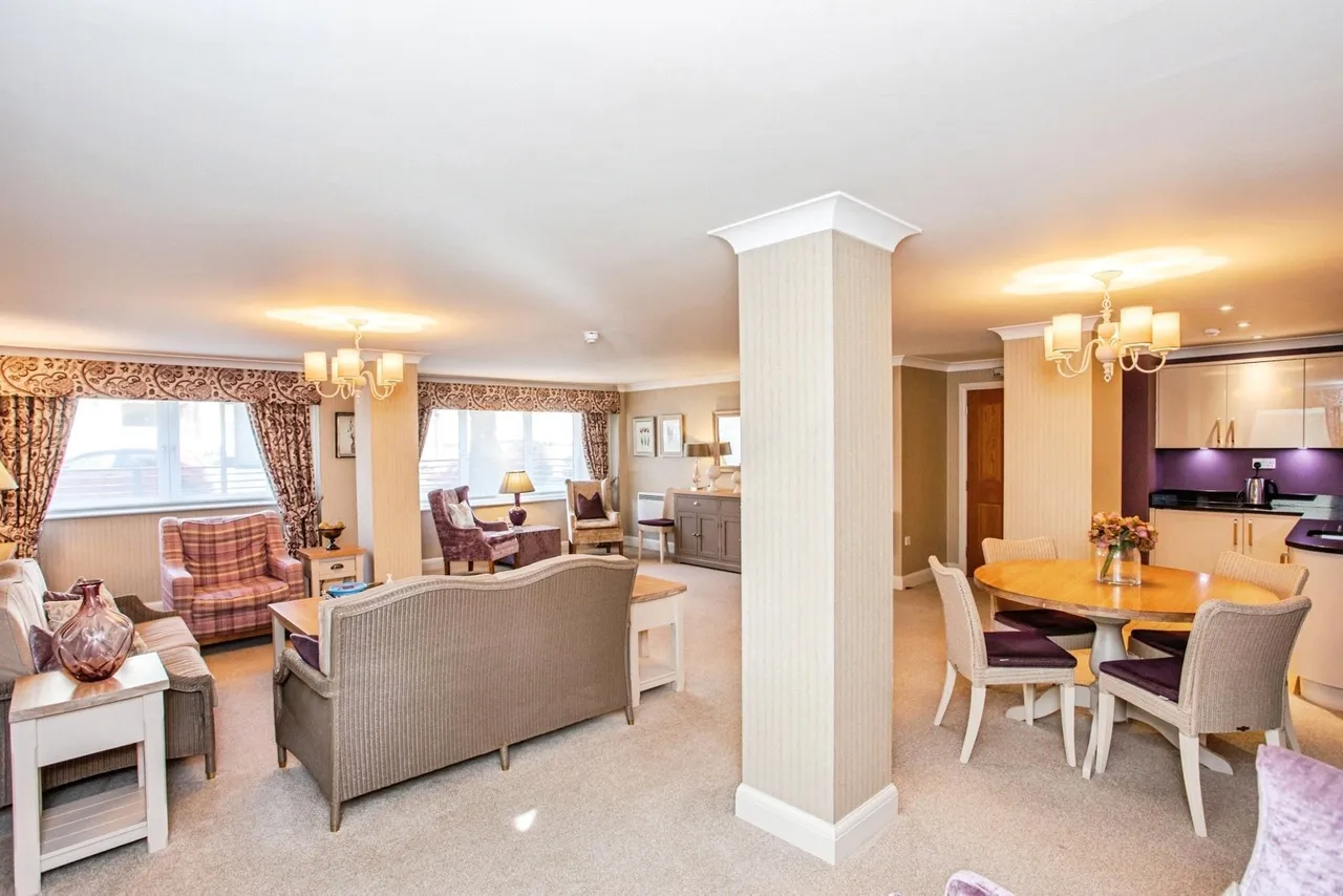 Cranleigh Drive, Leigh-on-Sea, Essex, SS9, photo 3