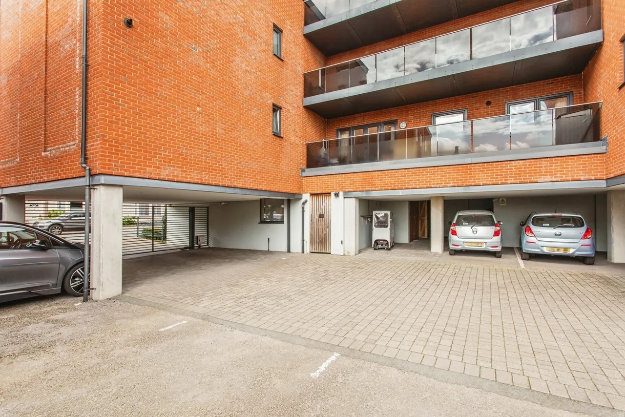 Cranleigh Drive, Leigh-on-Sea, Essex, SS9, photo 5