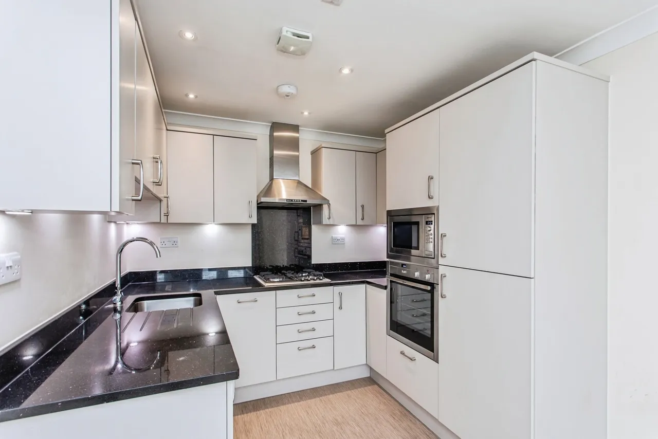 Cranleigh Drive, Leigh-on-Sea, Essex, SS9, photo 12