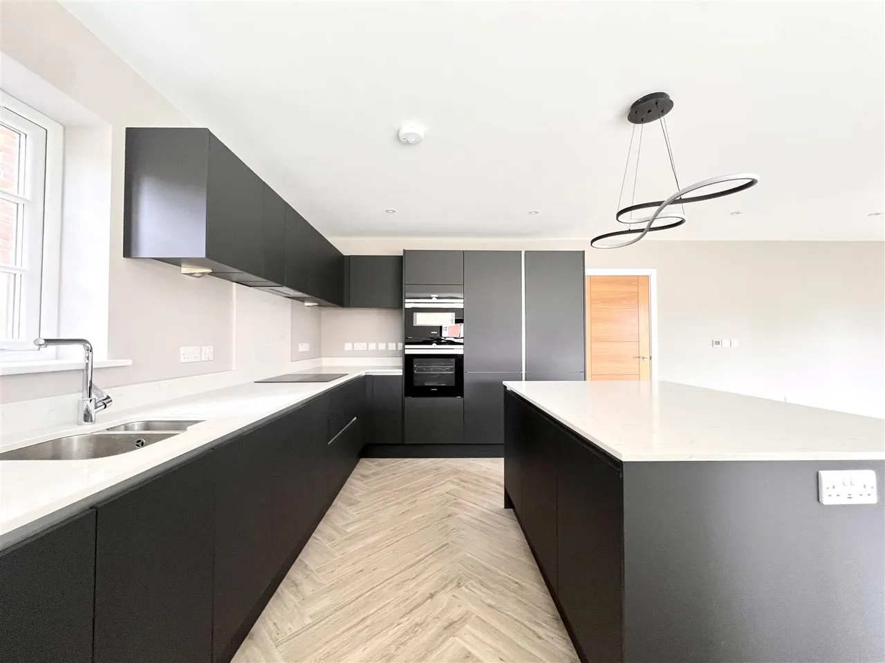 Leatherhead Road, Great Bookham, KT23, photo 4