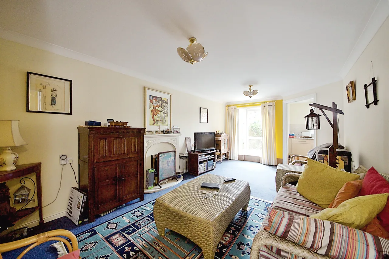 Winchmore Hill Road, London, N21, photo 8