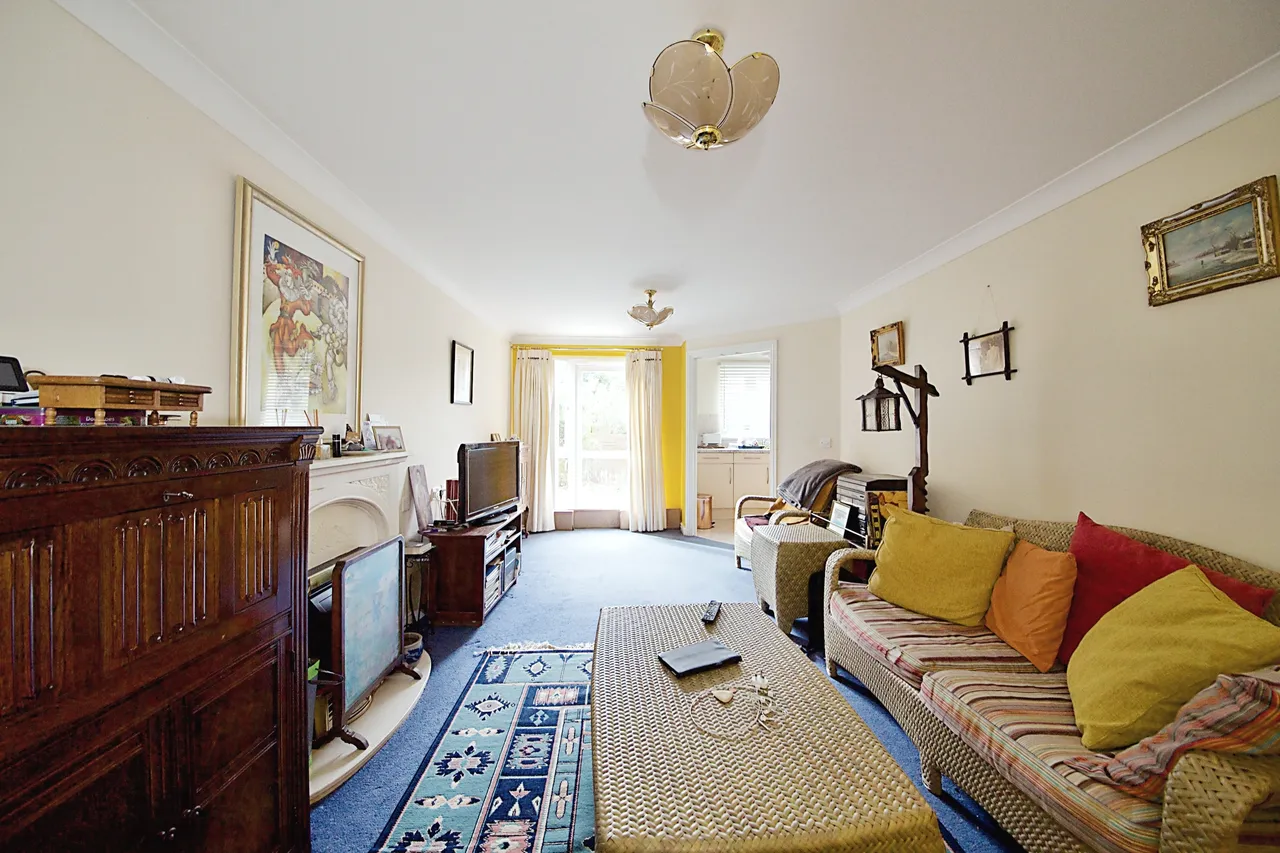 Winchmore Hill Road, London, N21, photo 7
