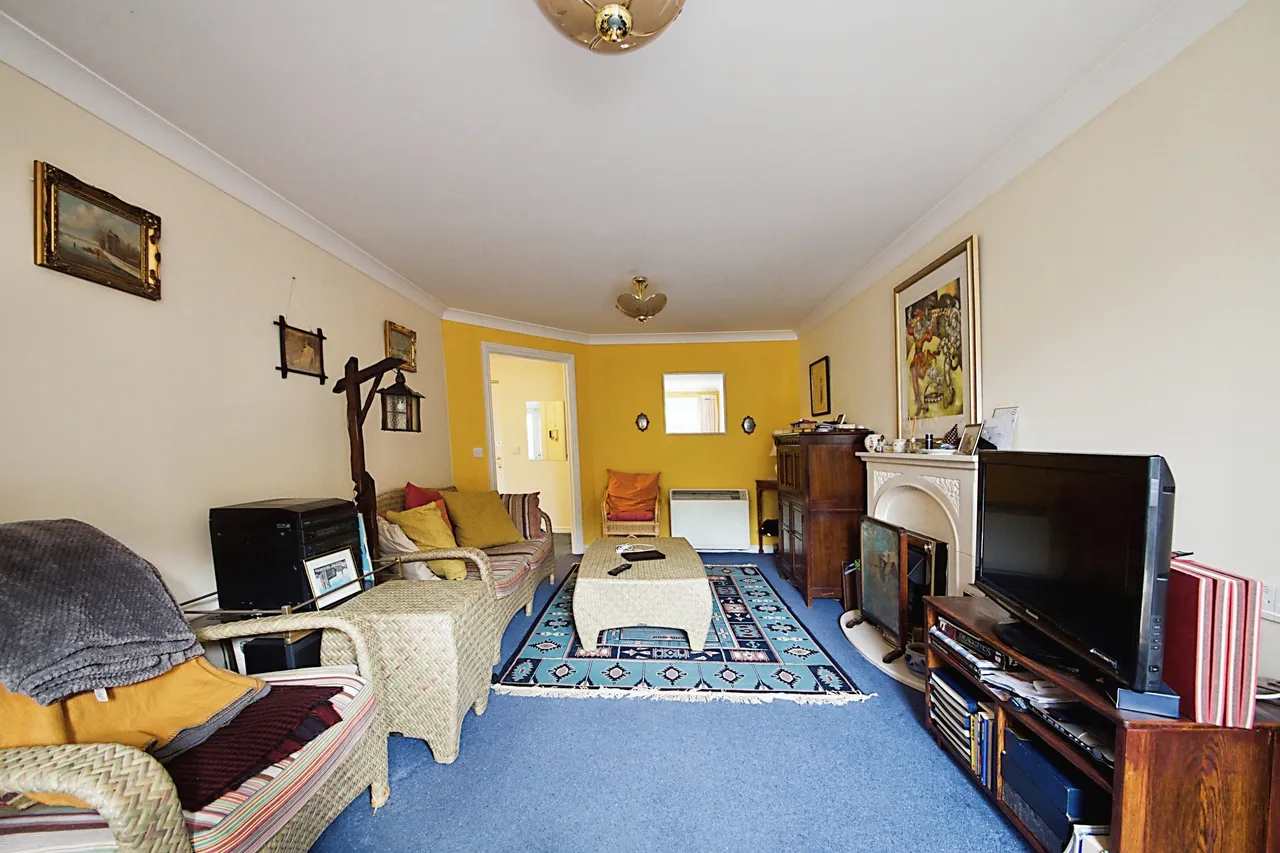 Winchmore Hill Road, London, N21, photo 6