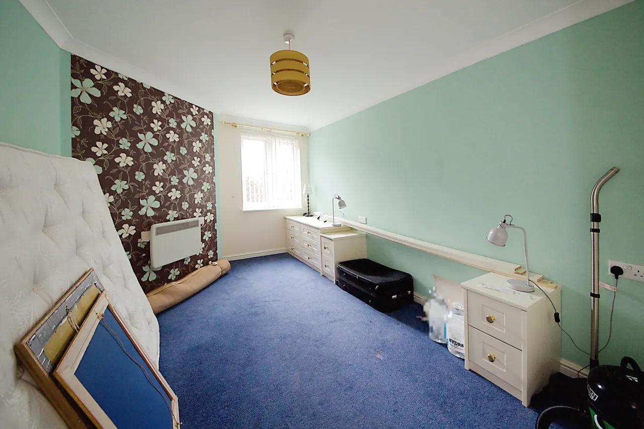 Winchmore Hill Road, London, N21, photo 11