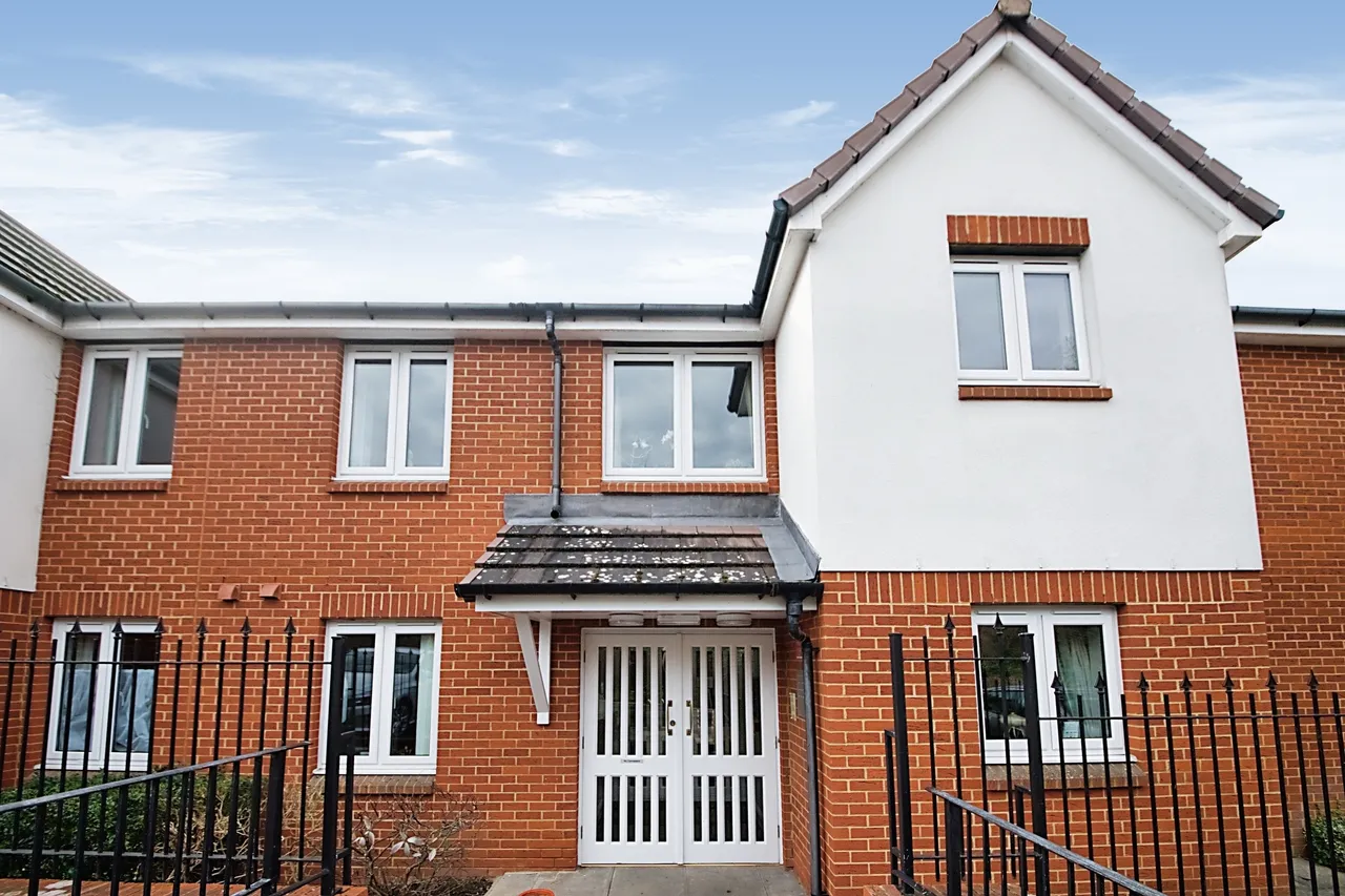 Winchmore Hill Road, London, N21, photo 2