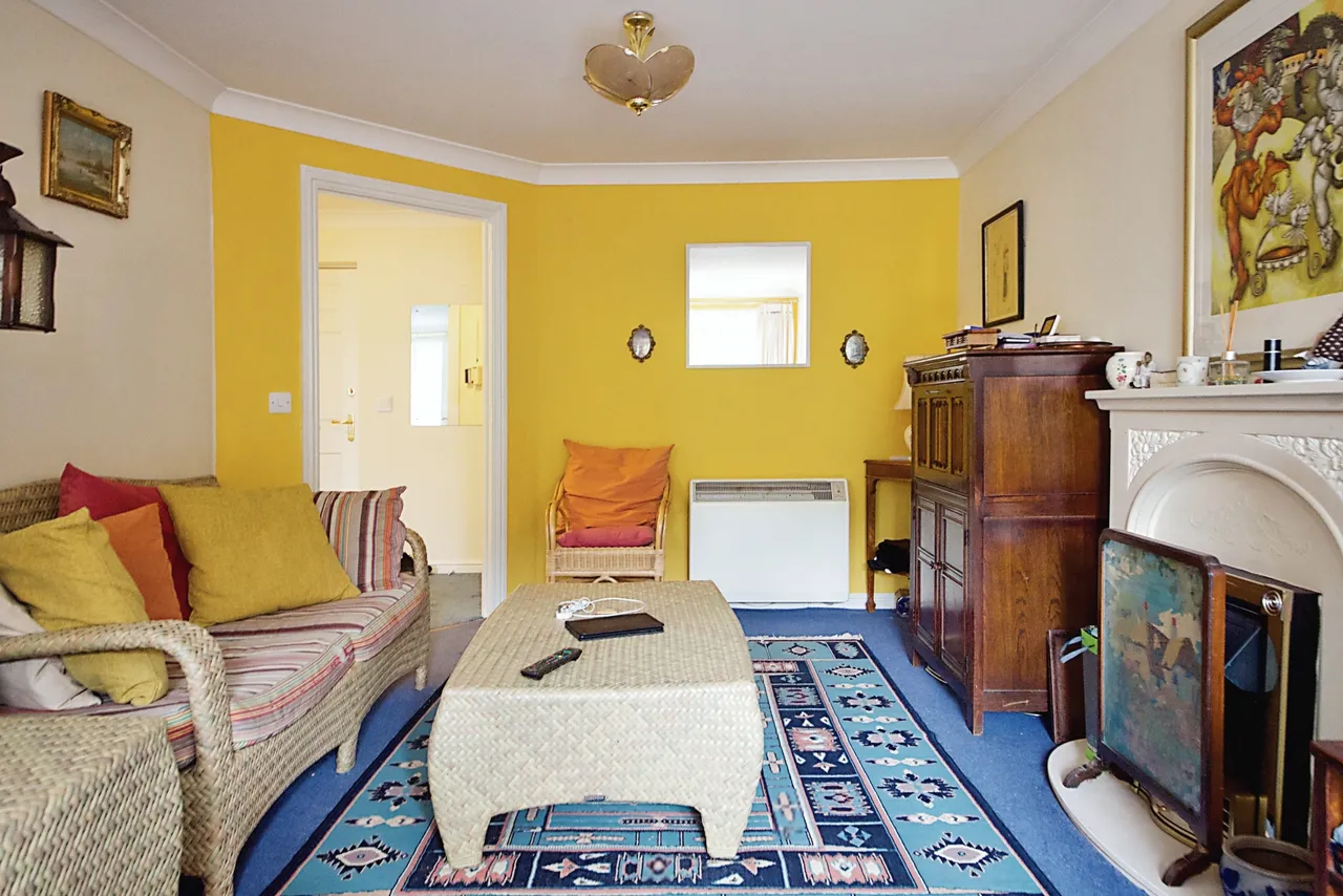 Winchmore Hill Road, London, N21, photo 5