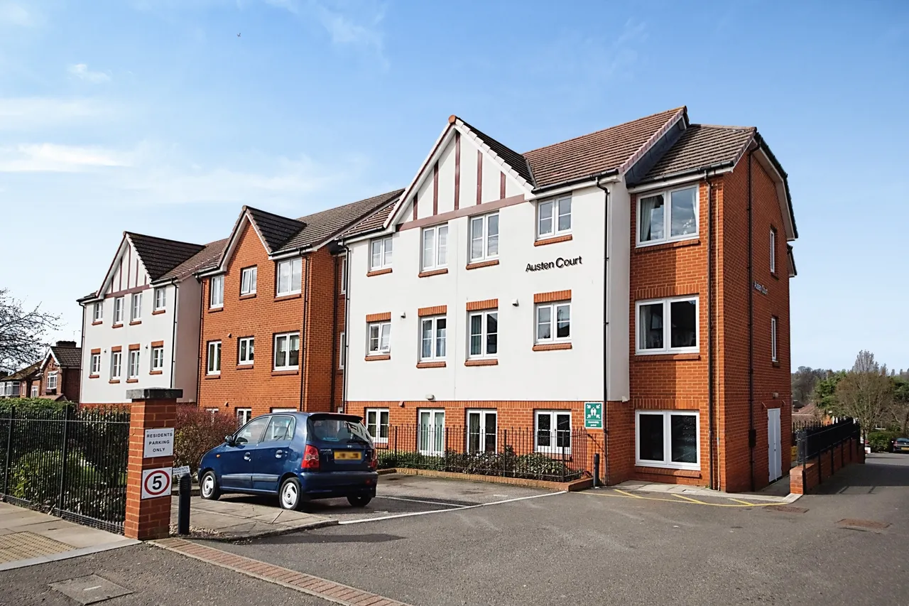 2 bed flat for sale — Winchmore Hill Road, London, N21