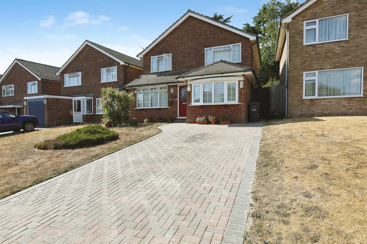 Merlin Way, East Grinstead, RH19, photo 17