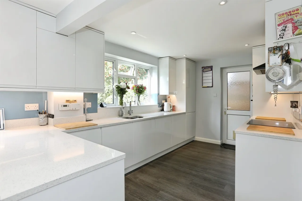 Merlin Way, East Grinstead, RH19, photo 5
