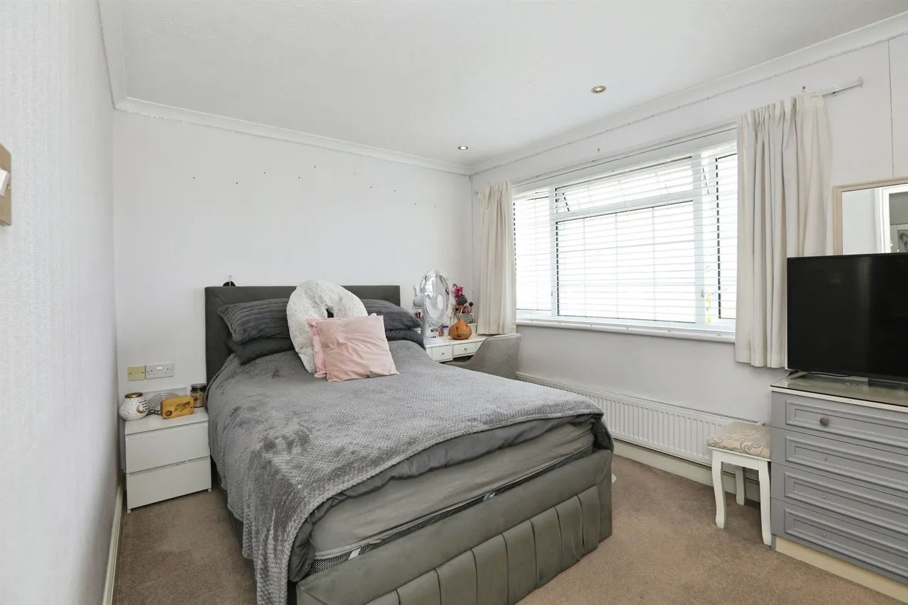 Merlin Way, East Grinstead, RH19, photo 11
