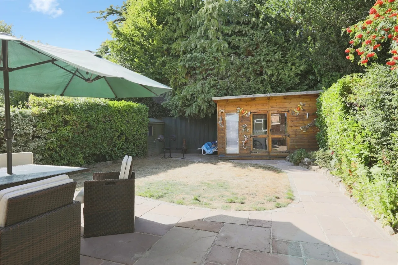 Merlin Way, East Grinstead, RH19, photo 8