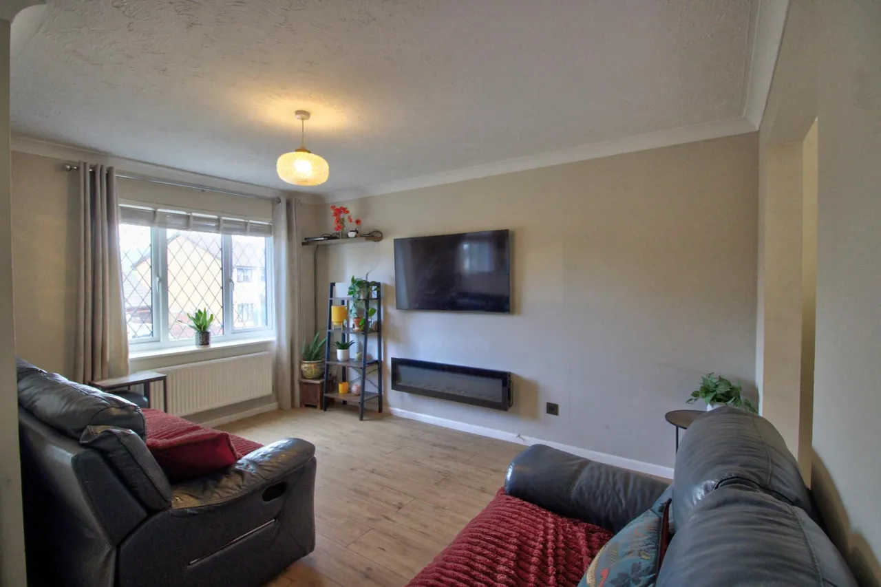 Blossom Close, Newport, NP18, photo 6