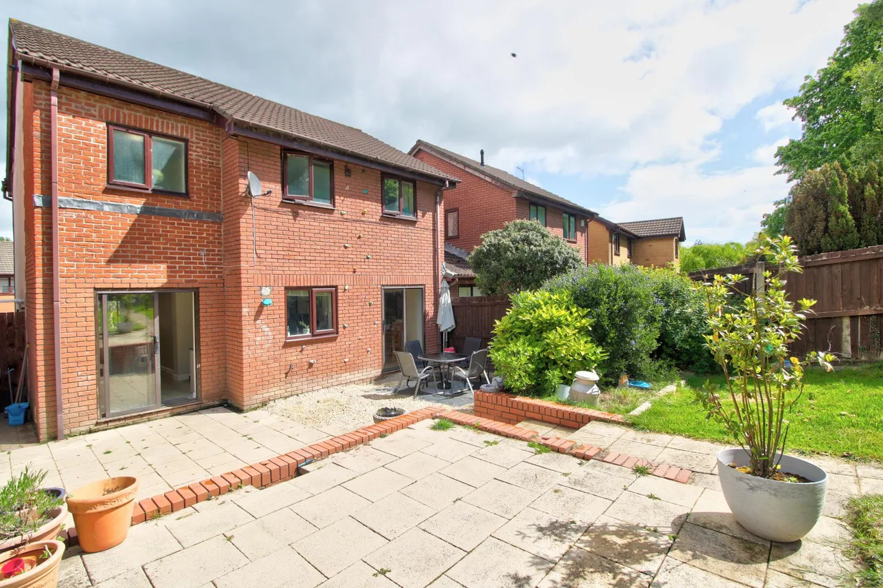 Blossom Close, Newport, NP18, photo 17