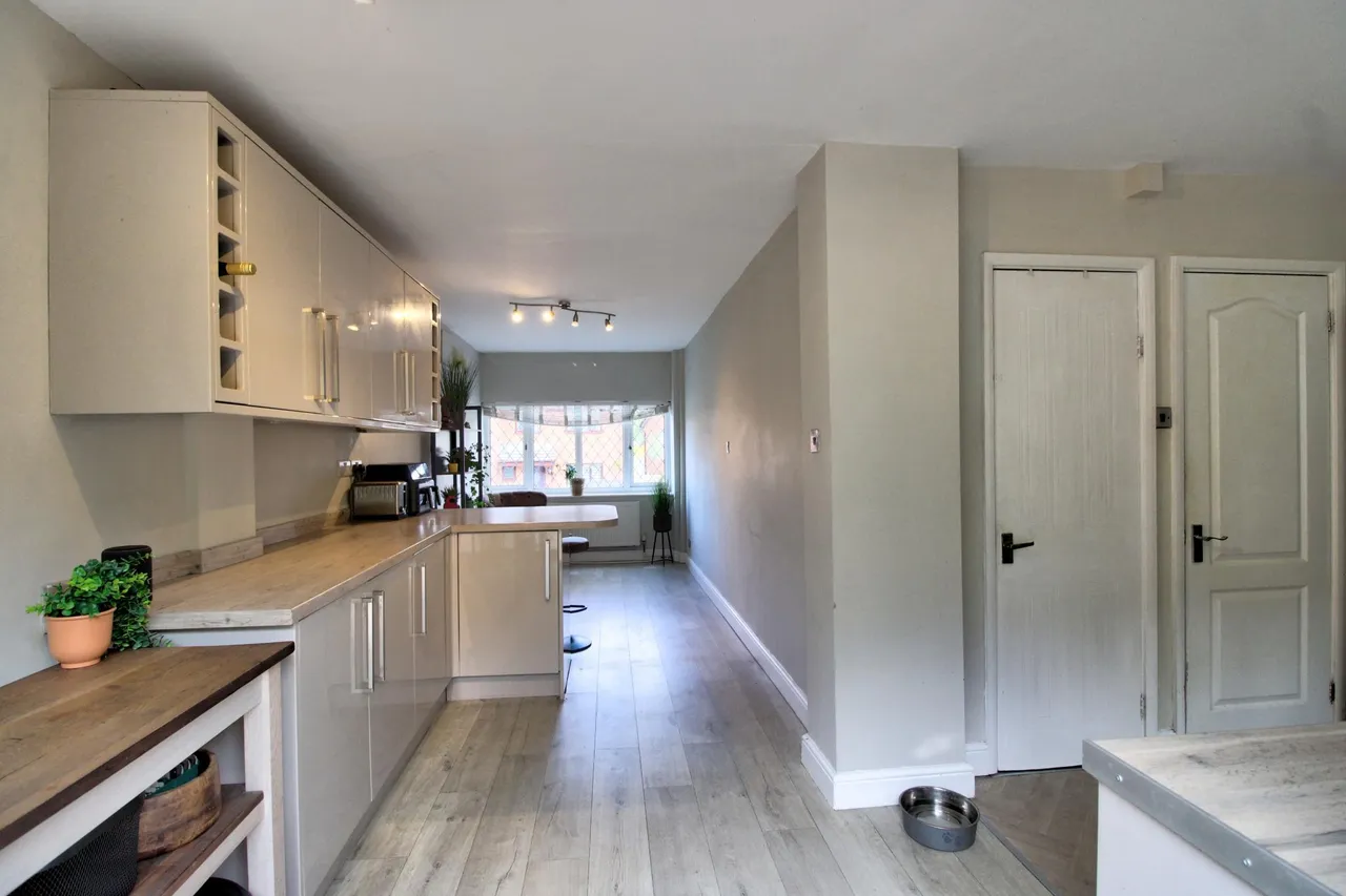 Blossom Close, Newport, NP18, photo 12