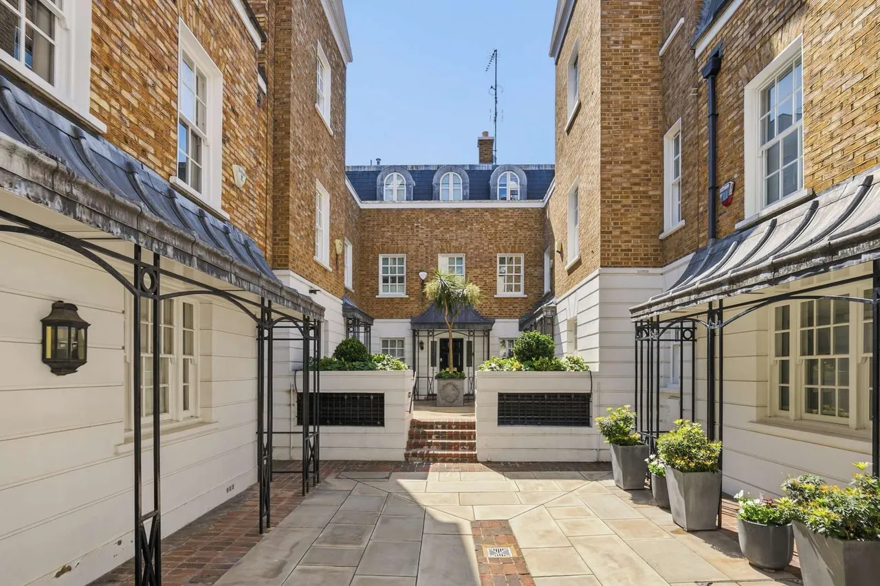 3 bed house for sale — Old Church Street, London, United Kingdom, SW3 5BS