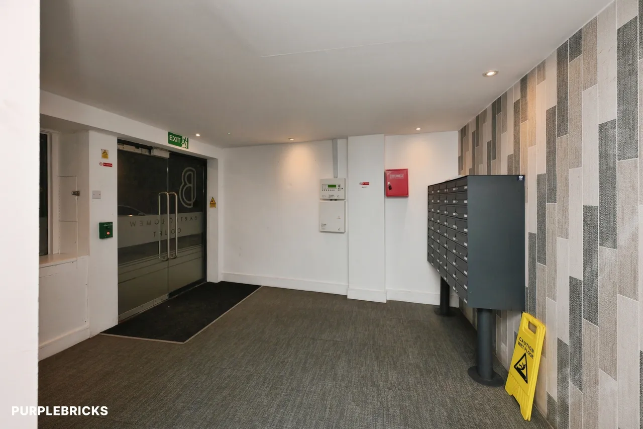 High Street, Waltham Cross, EN8, photo 16