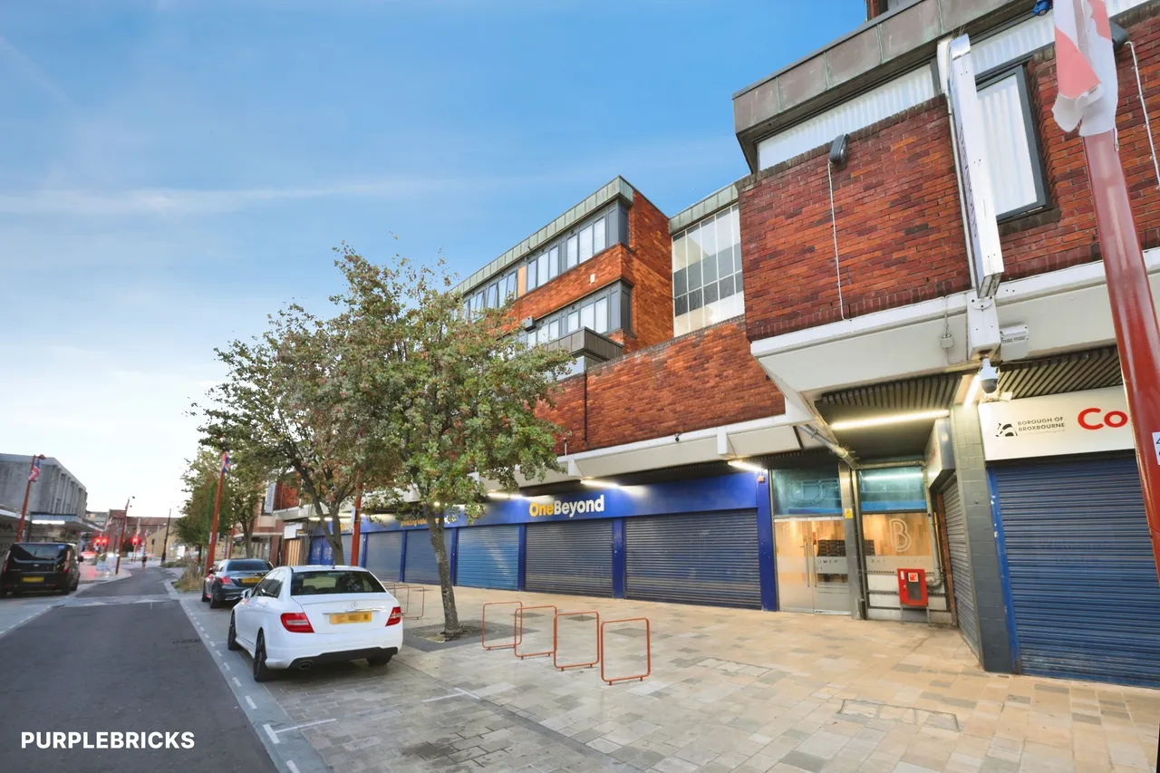 High Street, Waltham Cross, EN8, photo 10