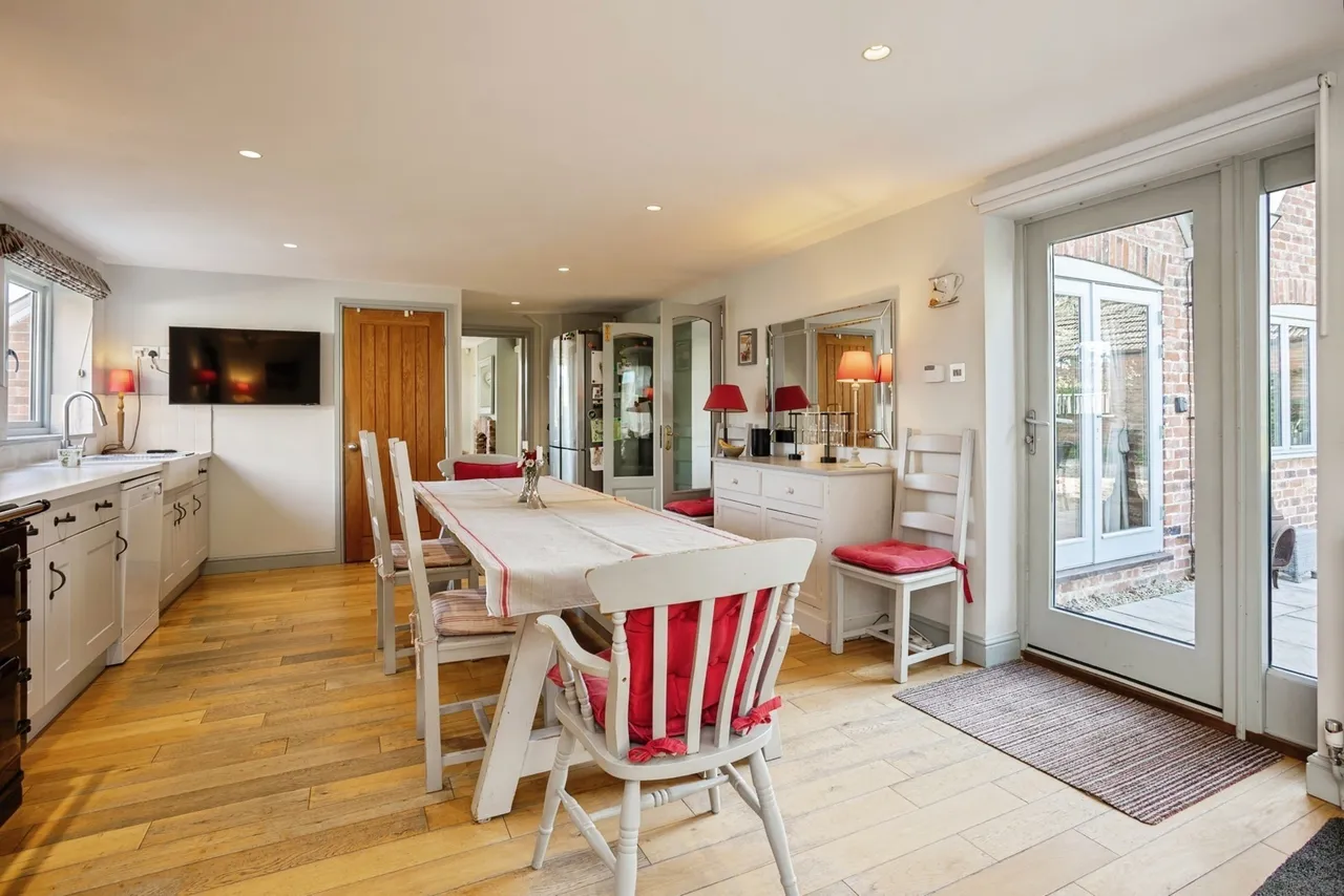 Shelton, Newark, NG23, photo 8