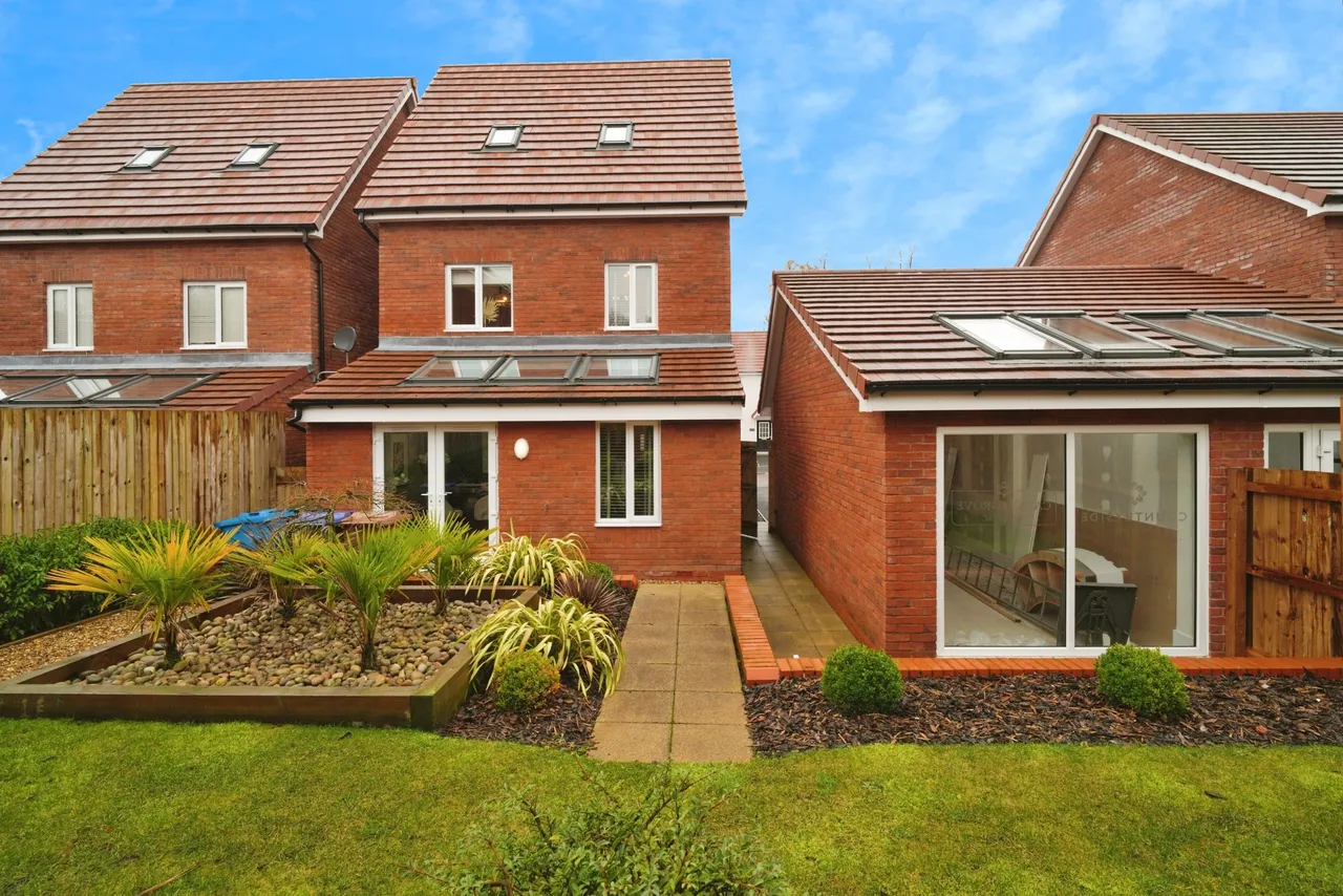 Spindles Drive, Rochdale, OL11, photo 17
