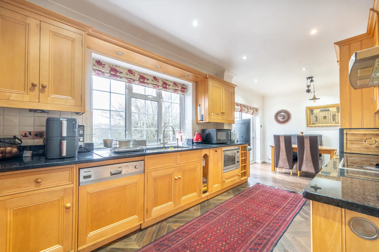 51 Barn Rise, Wembley, photo 3