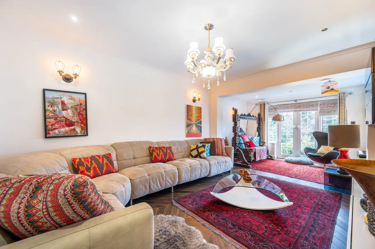 51 Barn Rise, Wembley, photo 2