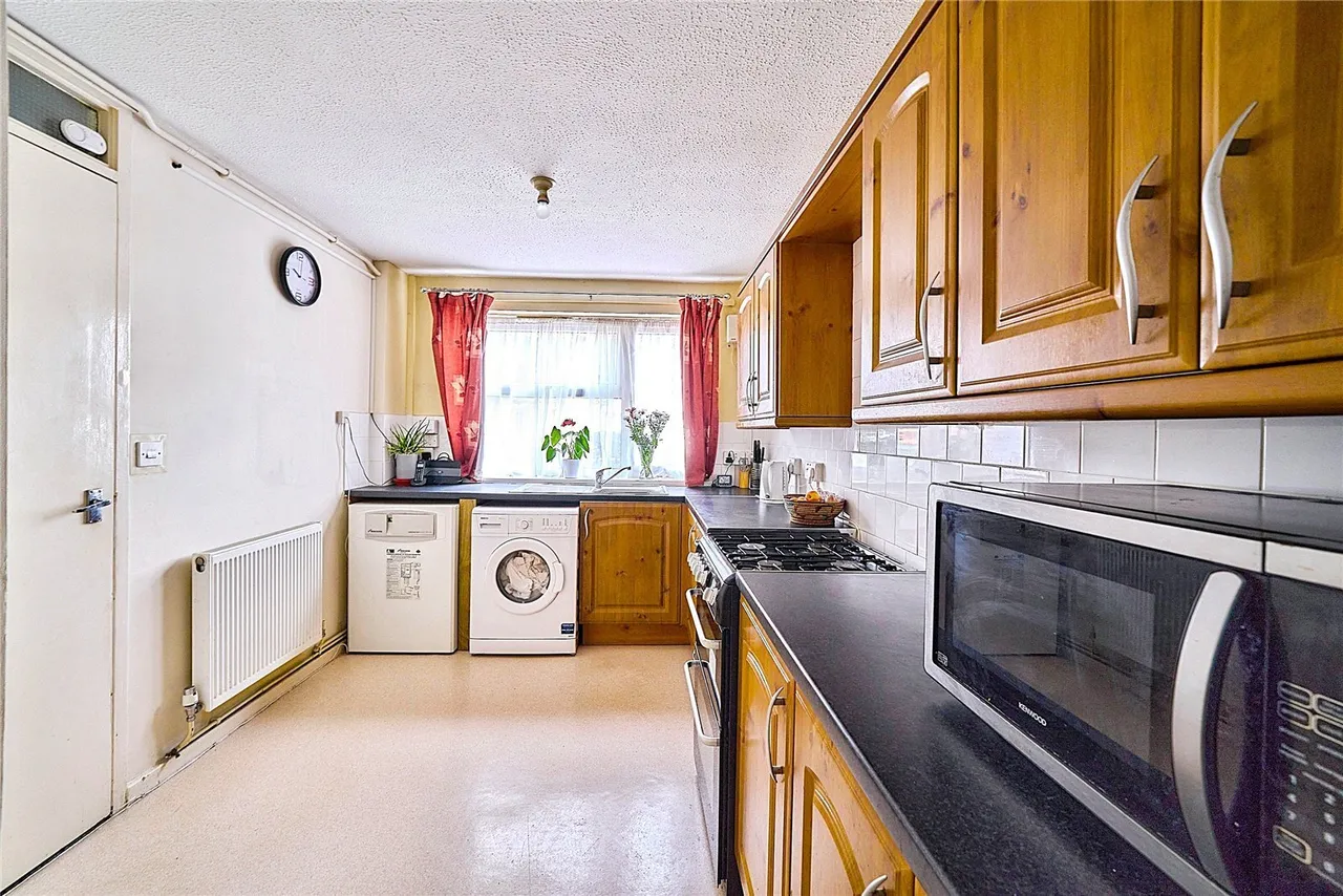 Gawsworth Close, Stratford, London, E15, photo 4