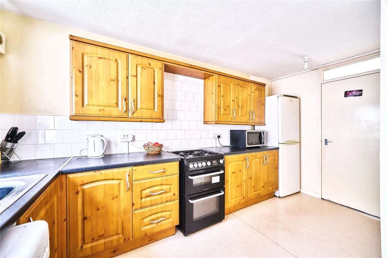 Gawsworth Close, Stratford, London, E15, photo 5