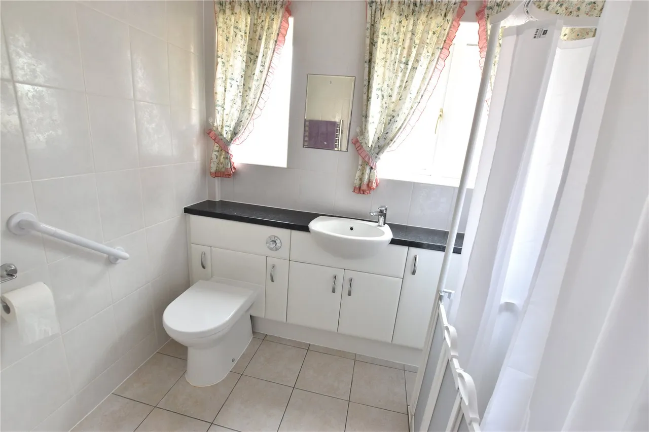 Woodcot Gardens, Farnborough, Hampshire, GU14 9RD, photo 11