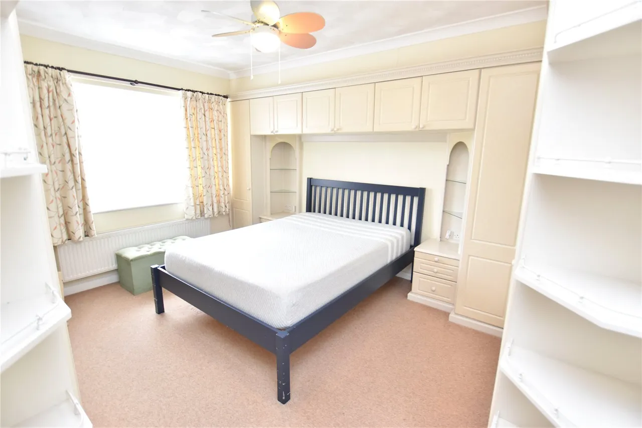 Woodcot Gardens, Farnborough, Hampshire, GU14 9RD, photo 7