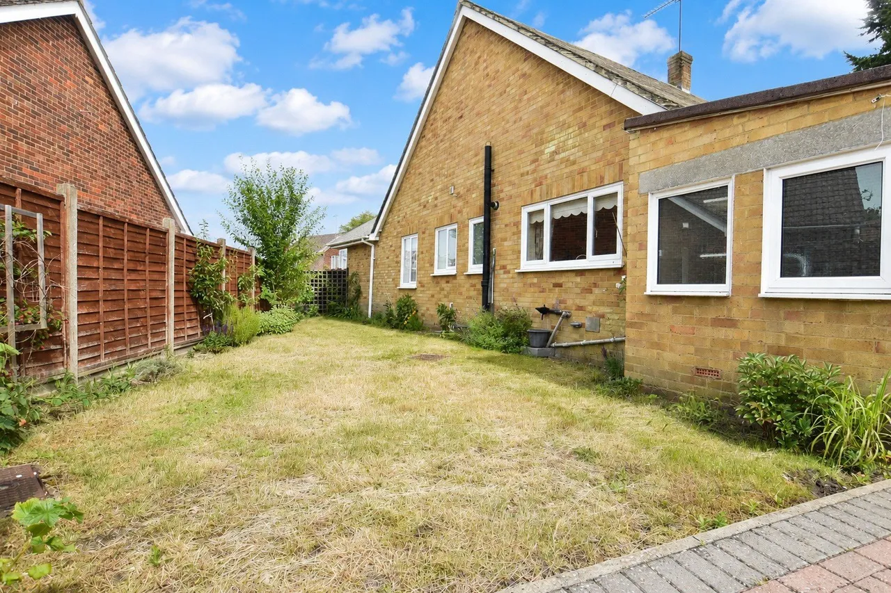 Woodcot Gardens, Farnborough, Hampshire, GU14 9RD, photo 13