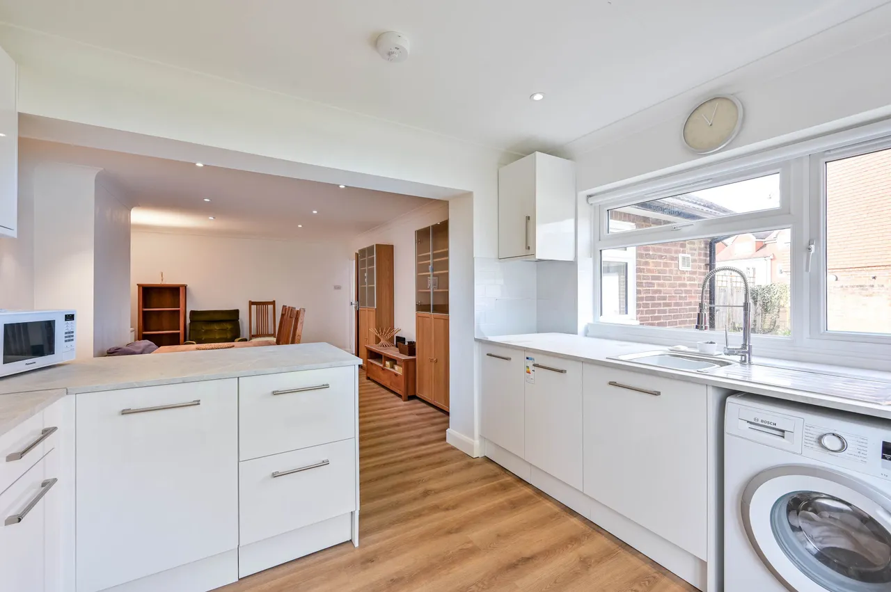Woking, GU22, photo 5