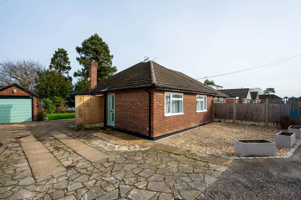 3 bed house for sale, Woking, GU22