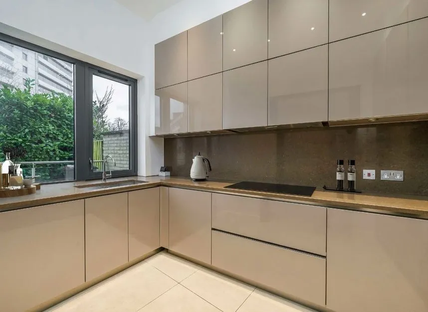 Gunnersbury Mews, Chiswick, W4, photo 3