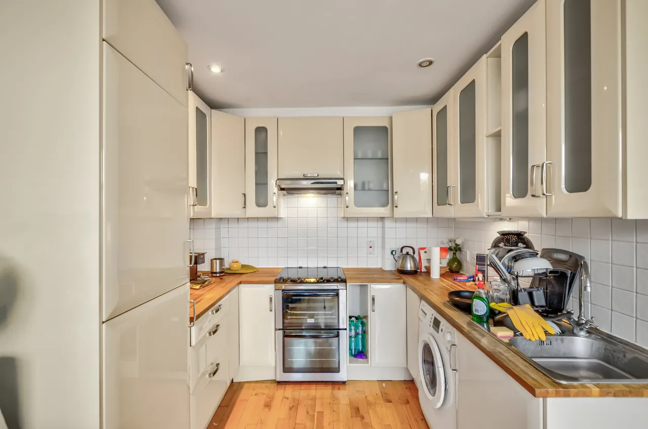 Gray's Inn Road, London, WC1X, photo 4