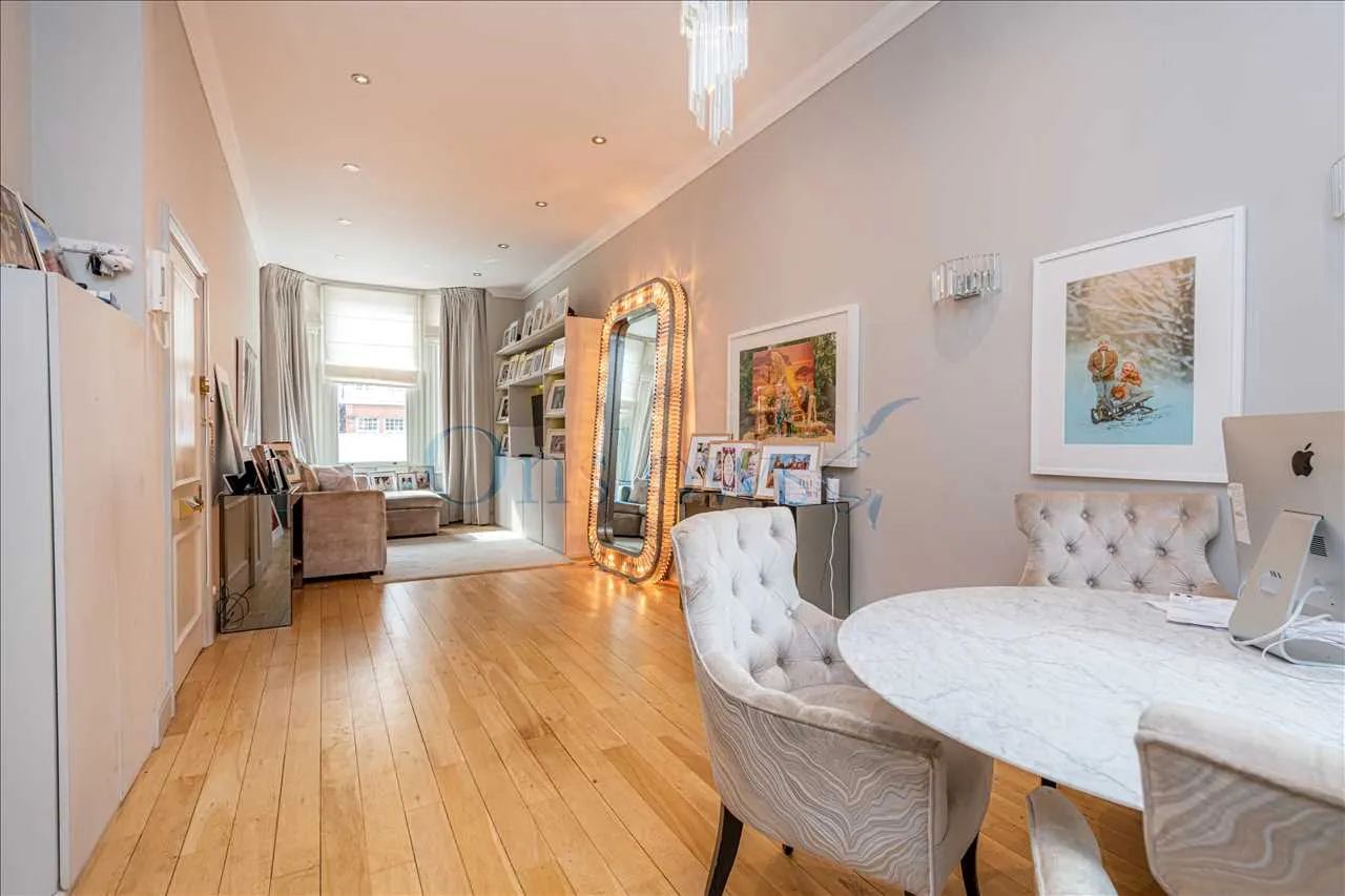 3 bed flat for sale, Cheyne Gardens, Chelsea, SW3