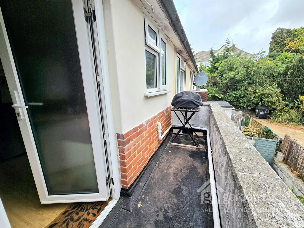 Queens Court, Bournemouth, Charminster Road, BH8 9SF, photo 10