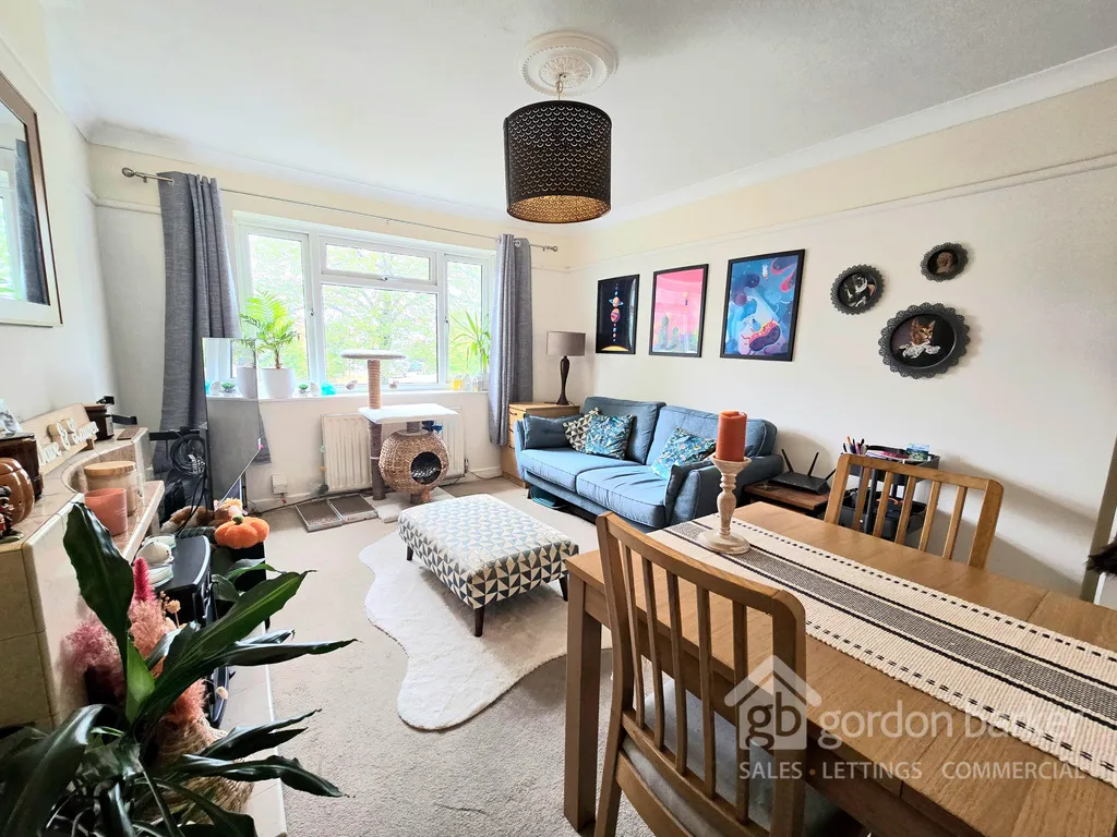 Queens Court, Bournemouth, Charminster Road, BH8 9SF, photo 5