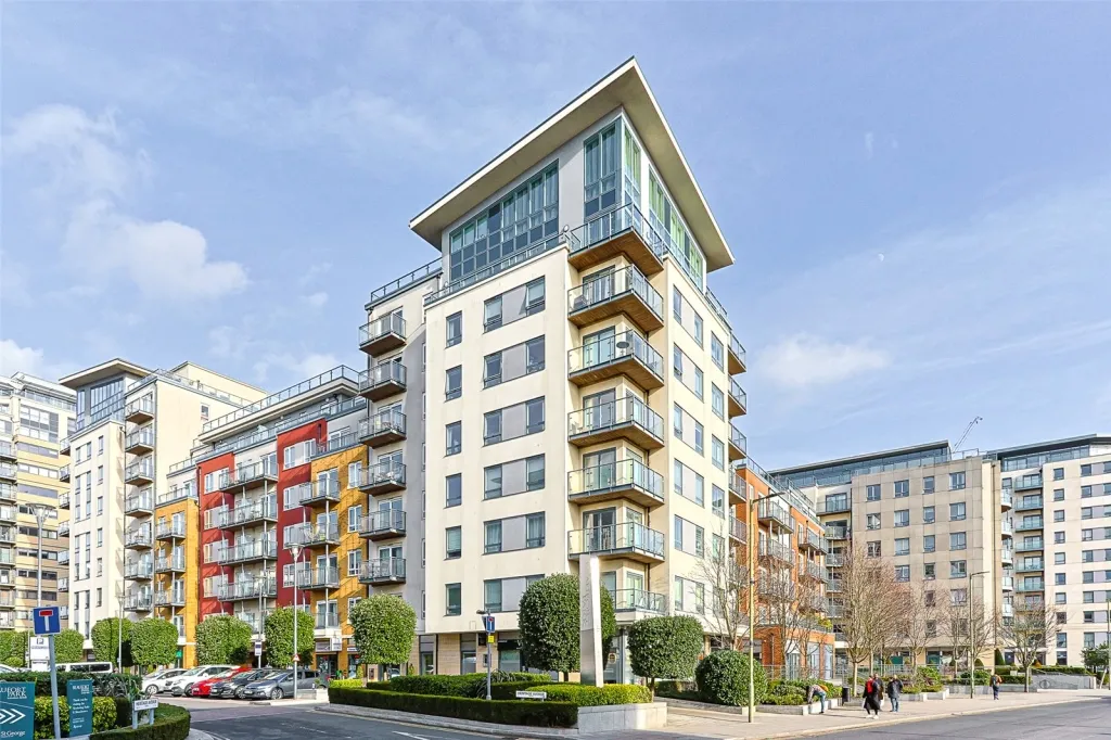 Heritage Avenue, Beaufort Park, NW9, photo 5
