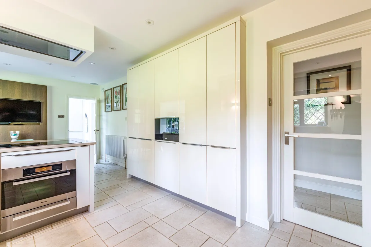 Blackdown Avenue, Pyrford, GU22, photo 18