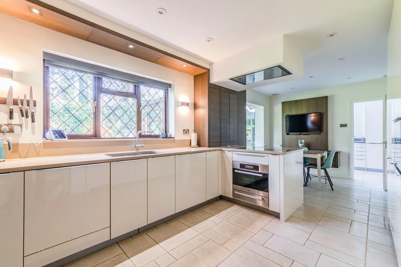 Blackdown Avenue, Pyrford, GU22, photo 16