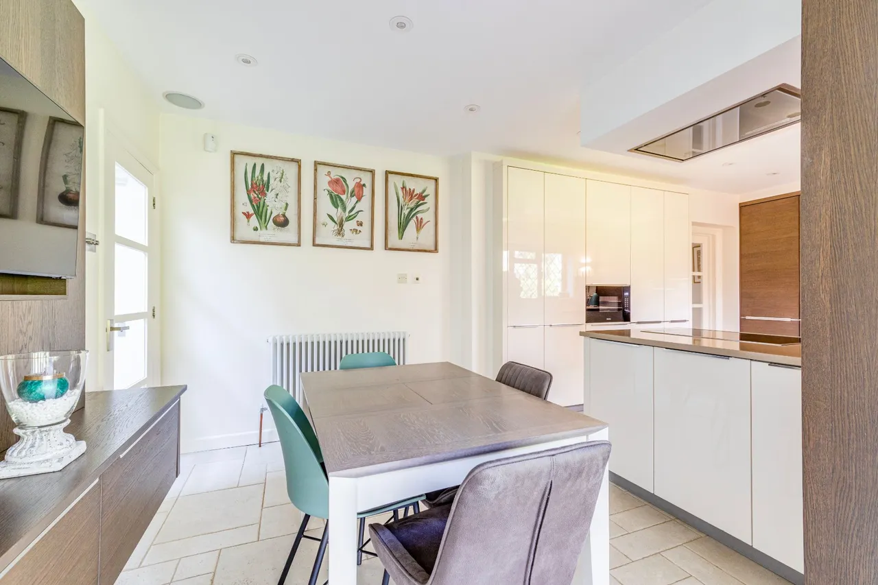 Blackdown Avenue, Pyrford, GU22, photo 17