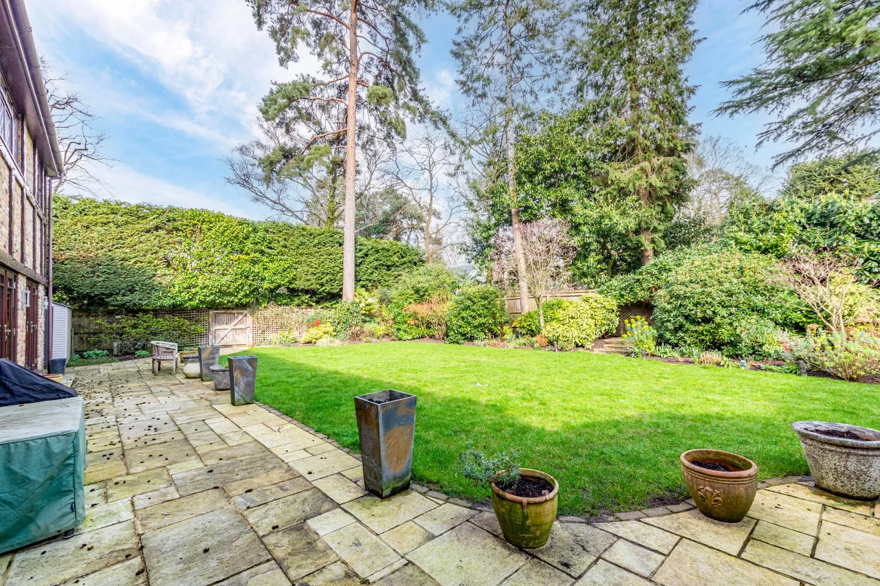 Blackdown Avenue, Pyrford, GU22, photo 38
