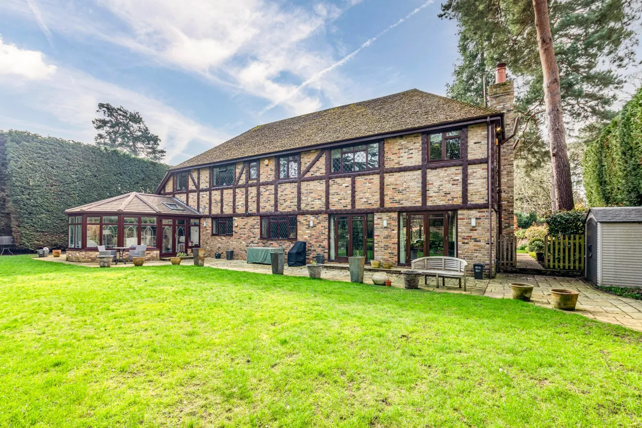 Blackdown Avenue, Pyrford, GU22, photo 40
