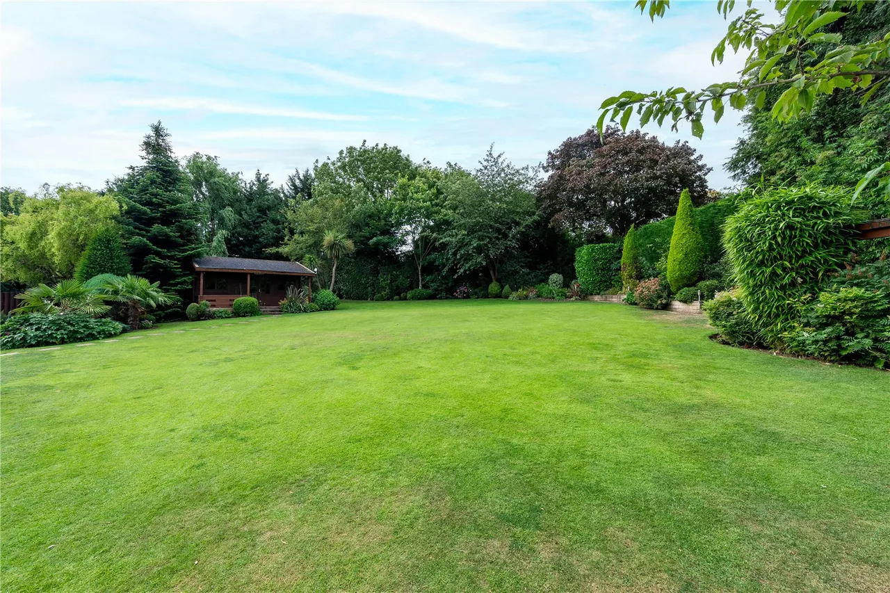 Aberford Road, Barwick In Elmet, photo 30